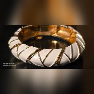 Elegant Gold and White Women's Bracelet